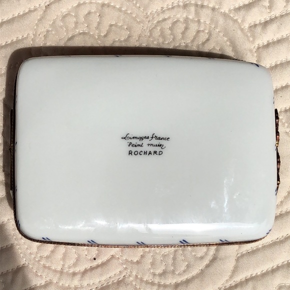👩‍❤️‍👨 Retired Limoges Rochard Older Couple Sleeping Trinket Ring Box 🎀🎁❤️ - Picture 4 of 16